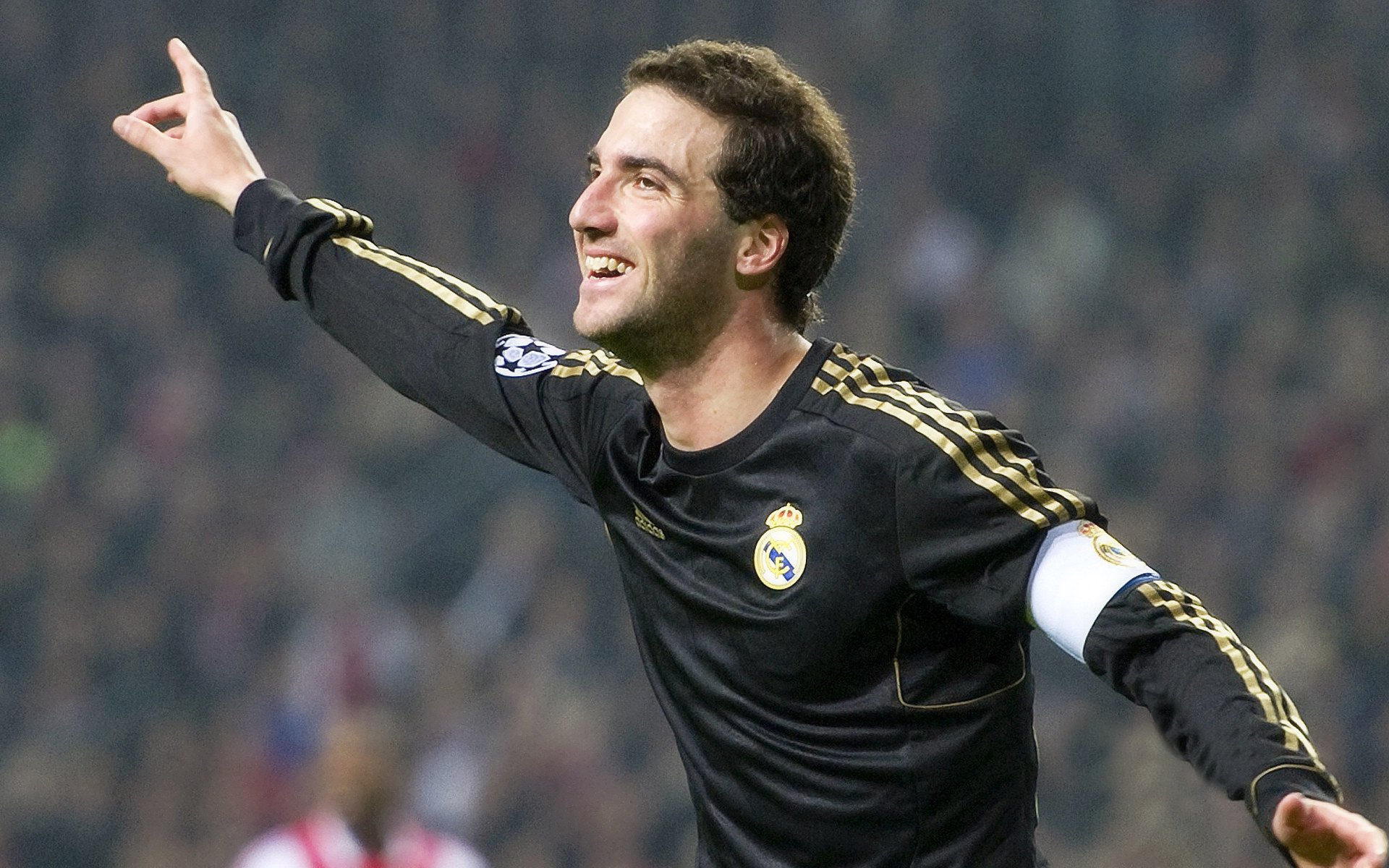 西甲教练团队基于数据分析优化中场控制策略，西甲最强中场